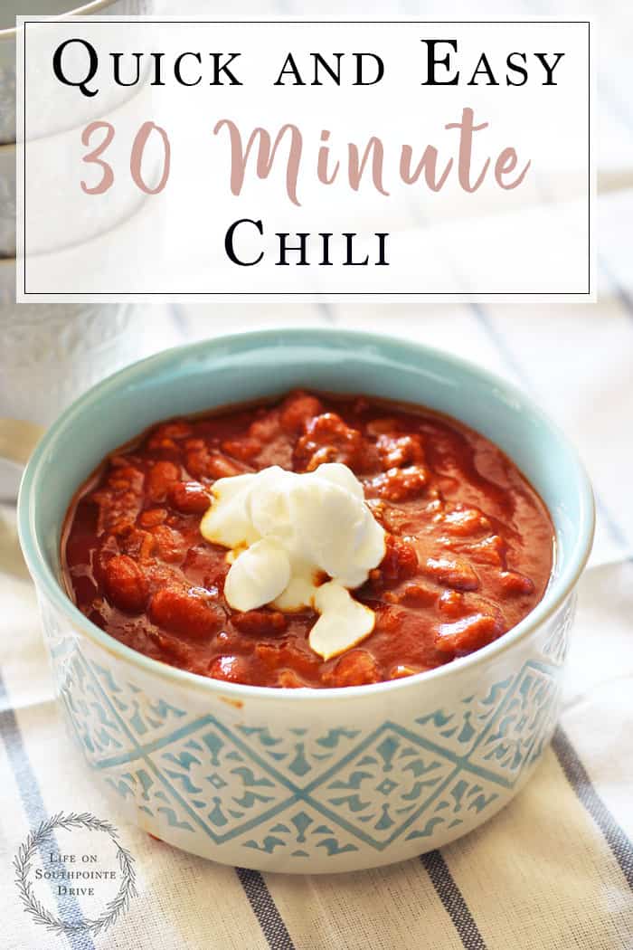Quick and Easy 30 Minute Chili, easy chili recipe, 30 minute chili, quick chili, quick and easy chili, simple chili, savory recipes, one pot chili #chilirecipe #quickrecipes